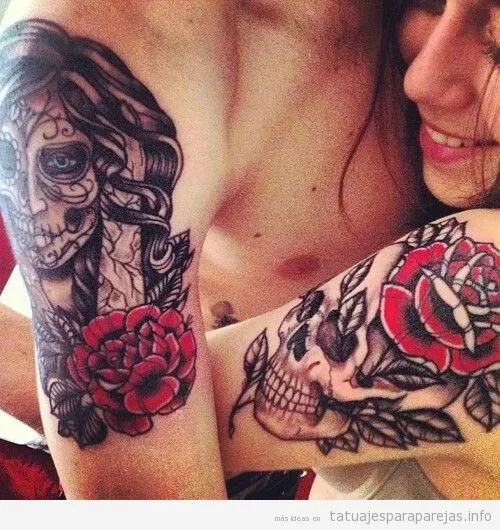 Tatuaje de calaveras y rosas en pareja | Tatuajes para Parejas ...