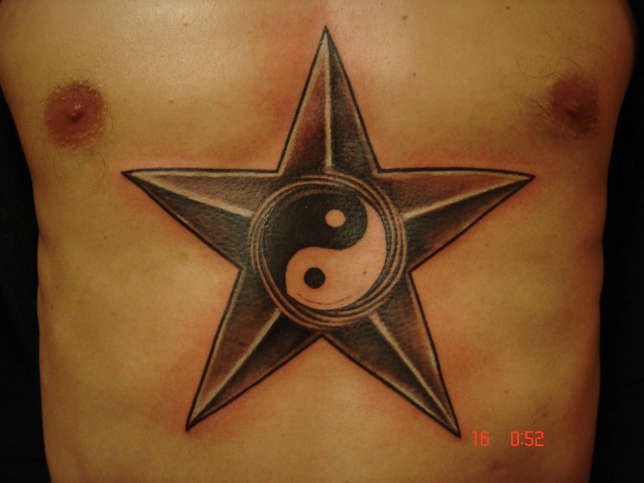 Tatuaje de estrellas de cinco puntas | Entretenimiento Cultura Pop |  Univision