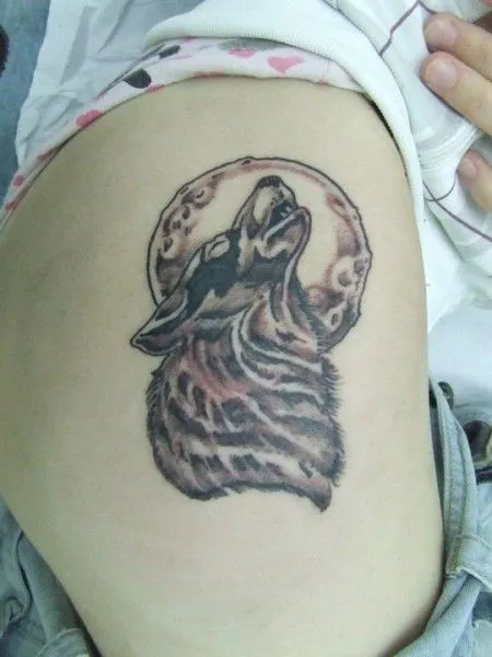 Tatuajes de lobos con luna llena - Imagui
