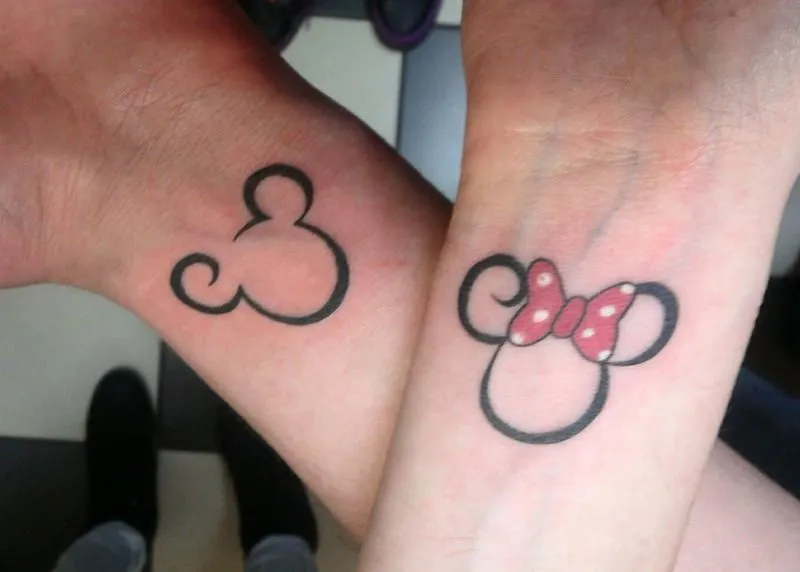 Tatuaje de Mickey y mini - Imagui