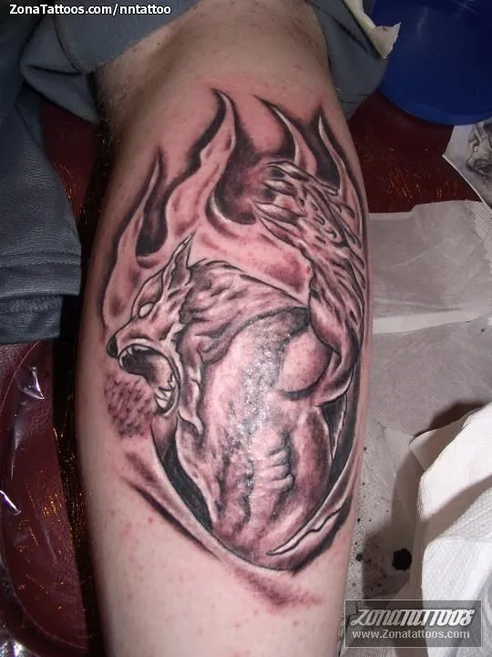 Tatuaje de nntattoo - Hombres Lobo Llamas Fantasía