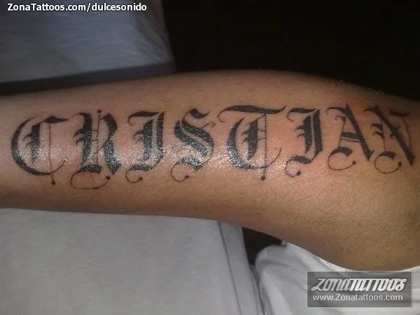 Tatuajes de nombre en el brazo - Imagui
