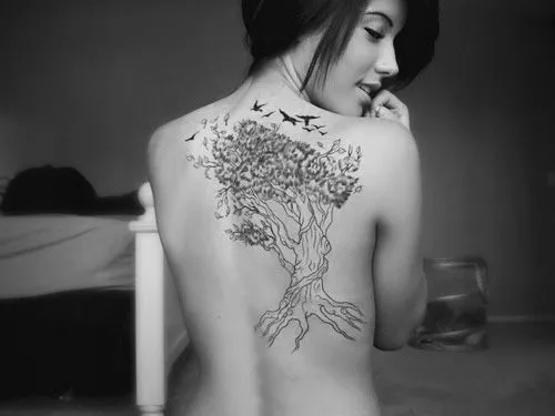 Tatuaje de Pajaros en un Arbol | Hola XD