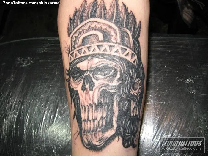 Tatuaje de skinkarma - Calaveras Aztecas