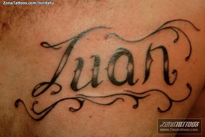 Tatuaje de tonitatu - Pecho Letras Nombres