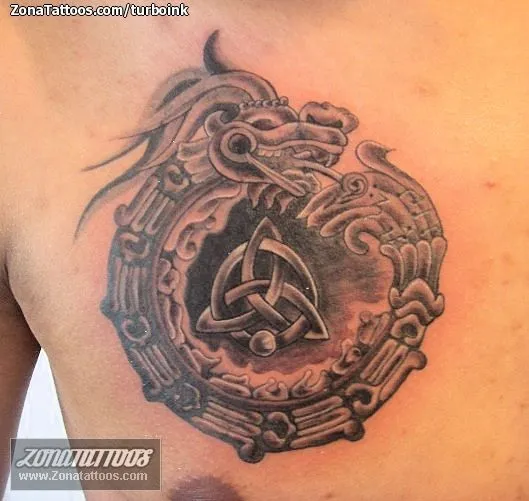 Tatuaje de turboink - Prehispánicos Triquetas Pecho