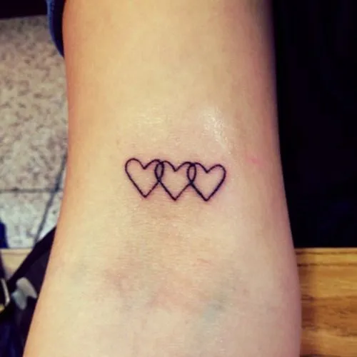 Tatuajes de Corazones on Pinterest | Nape Tattoo, Clavicle Tattoo ...
