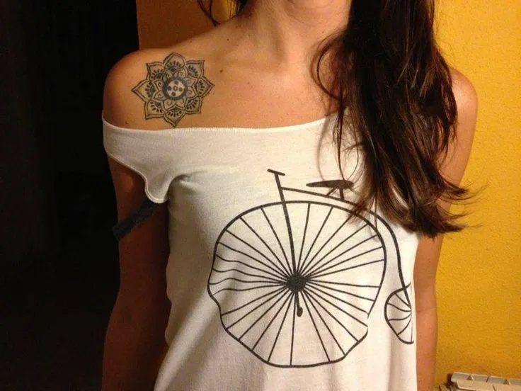 tatuajes flores hombro para mujeres - Buscar con Google | Tatto ...