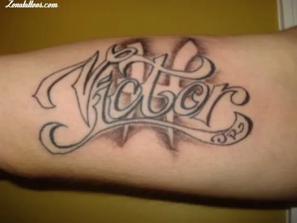 Tatuajes brazo nombre victor - Imagui