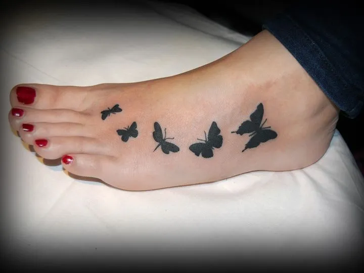 Tatuajes pie mariposas - Imagui
