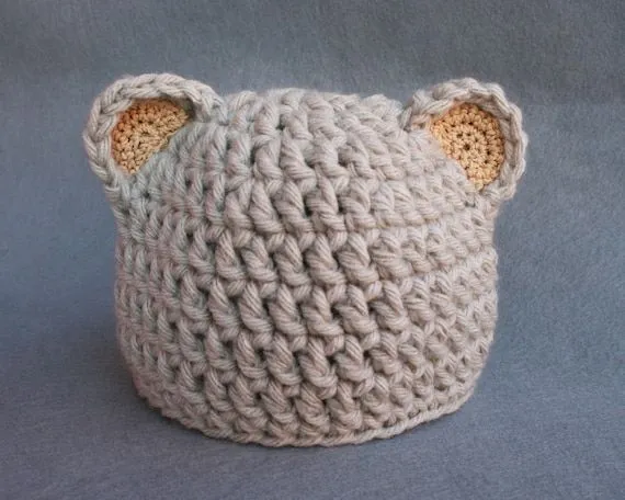 Gorros con orejas para bebés en crochet - Imagui