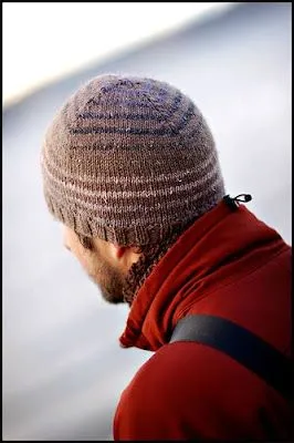 TEJIENDO A DOS AGUJAS: Gorro tejido a dos agujas TEJIENDO A DOS AGUJAS: Gorro tejido a dos agujas