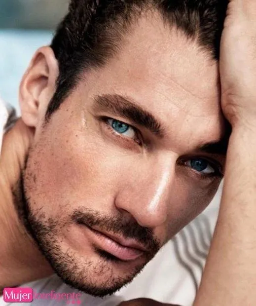 Hombres guapos con ojos azules - Imagui