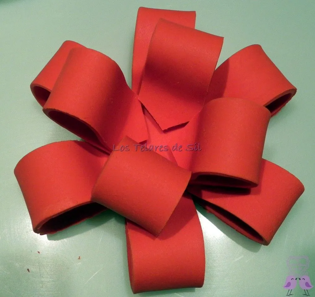 Los Telares de Sil: LAZO DE FONDANT Y TAPA CAJA REGALO Los Telares de Sil: LAZO DE FONDANT Y TAPA CAJA REGALO