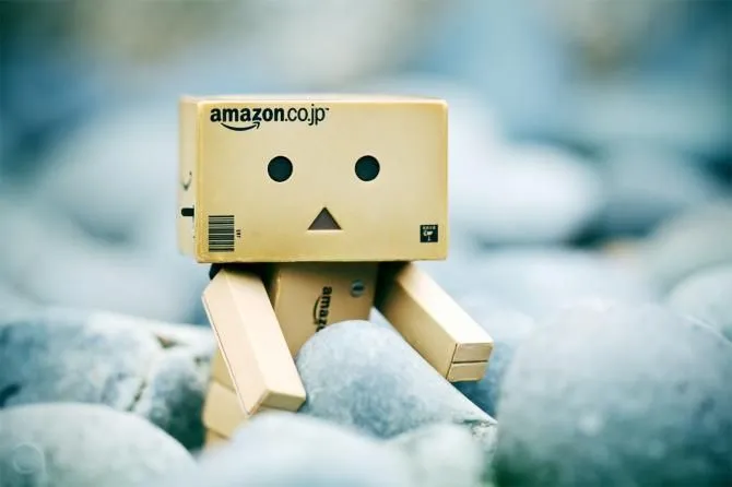 Amazon Cajita on Pinterest | Danbo, Robots and Amazon Box
