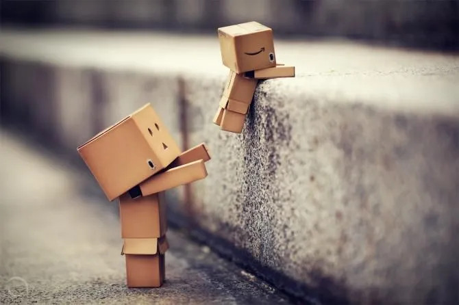Tiernos Robots Hechos con Cajas de Amazon robots fotos cute | Cute ...