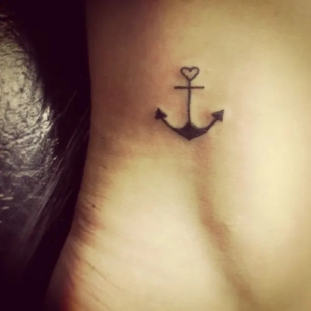 Tiny Simplistic Anchor Tattoo | Wish list... | Pinterest | Tatuaje ...