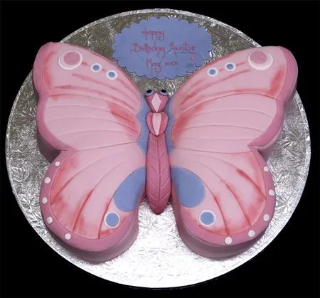 Pastel de mariposa rosa para baby shower | Fiestas y celebraciones