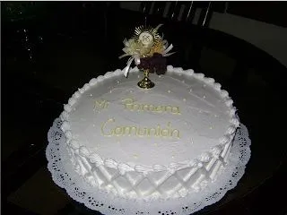 Torta para comunion (Decorada con merengue italiano y adorno alusivo a ...