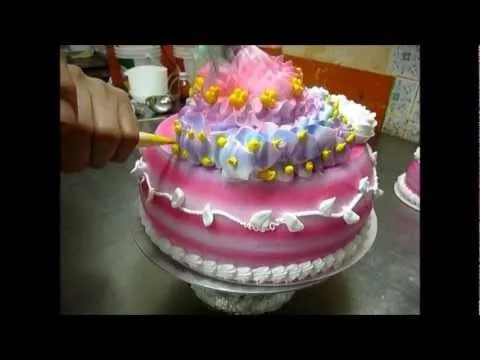 Torta en Crema Chantilly Alvaro Arbelaez "Princesas" - YouTube