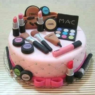 Torta de cumpleaños para mujer | tortas decoradas | Pinterest ...