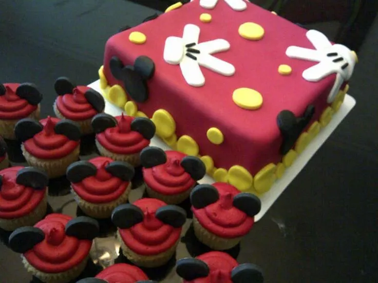 Torta y cup cakes Cumpleaños Mickey mouse | Fiesta | Pinterest ...