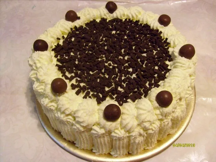 torta decorada con crema de manteca | Buttercream | Pinterest