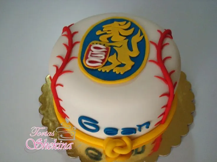 Torta decorada para cumpleaños con motivo de los leones del ...