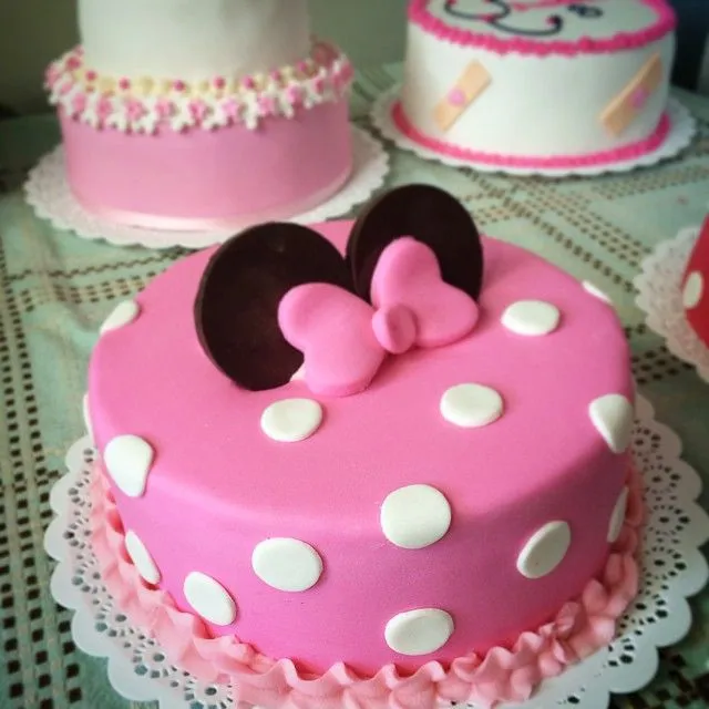 La torta de Minnie rosa #cake #cupcakes #cookies #cakepops ...
