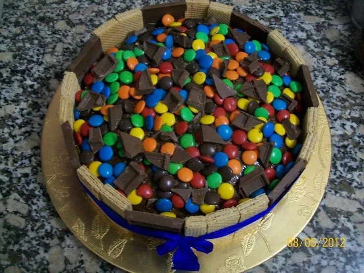 Torta de golosinas - Rocklets Cake | tortas lindas | Pinterest