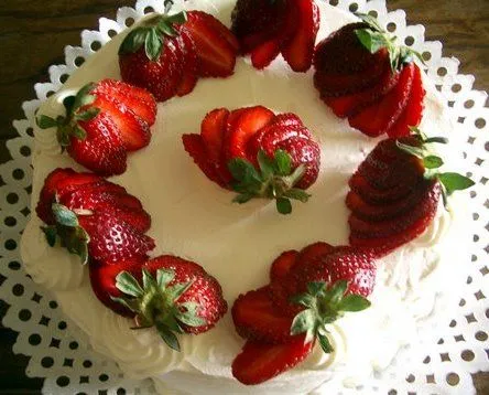 Fotos de tortas decoradas con frutilla - Imagui