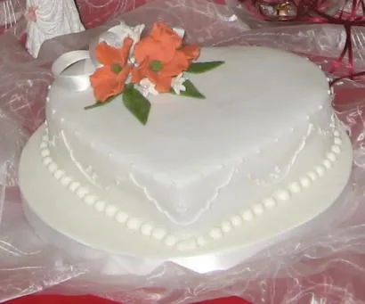 Torta de corazon de bodas - Imagui