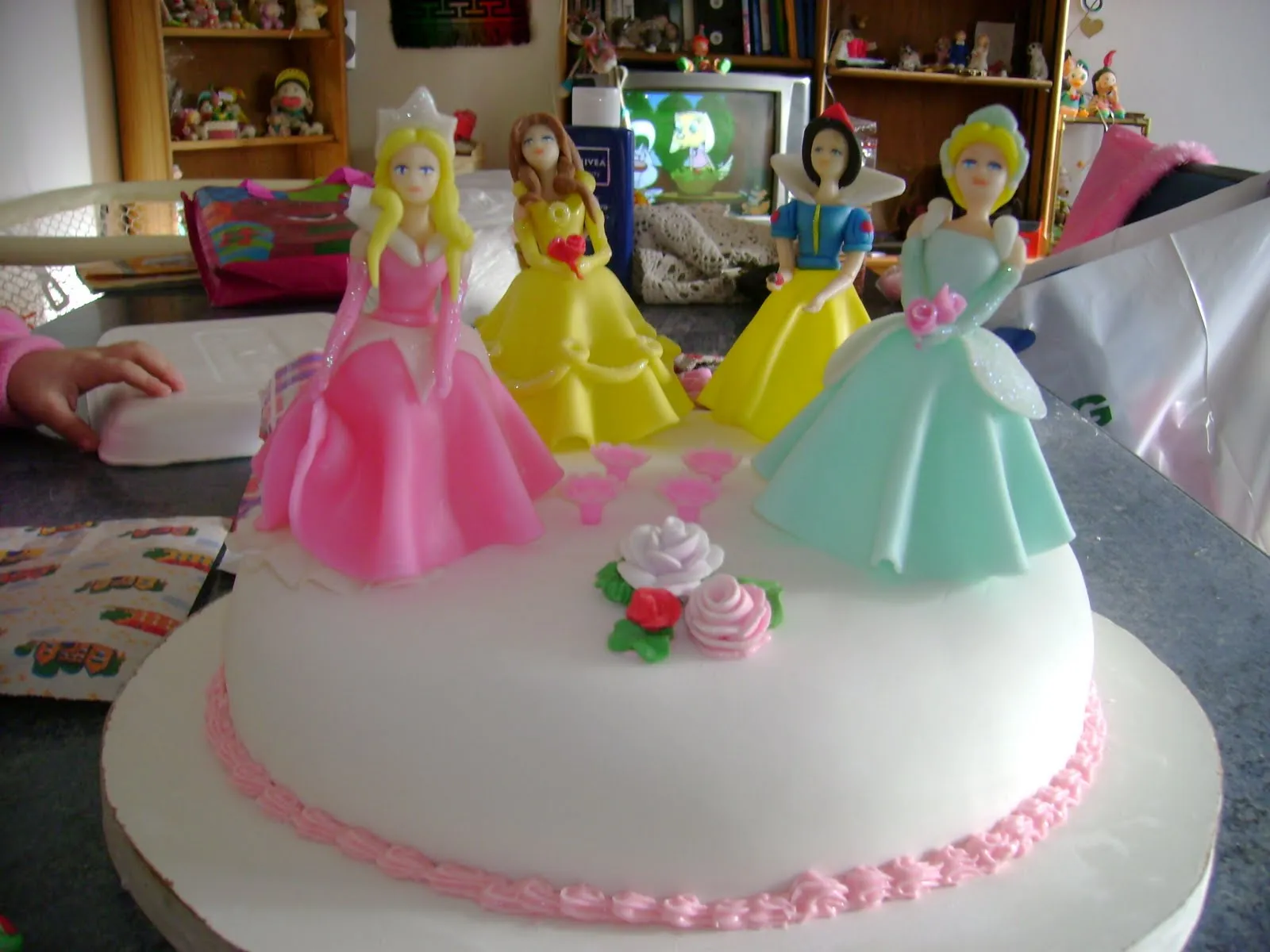 Tortas decoradas con princesas - Imagui