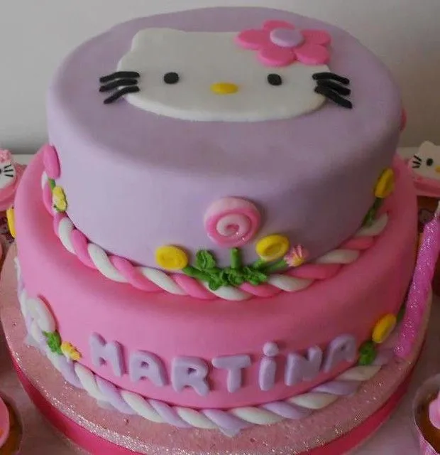Torta de dos pisos de Hello Kitty - Imagui