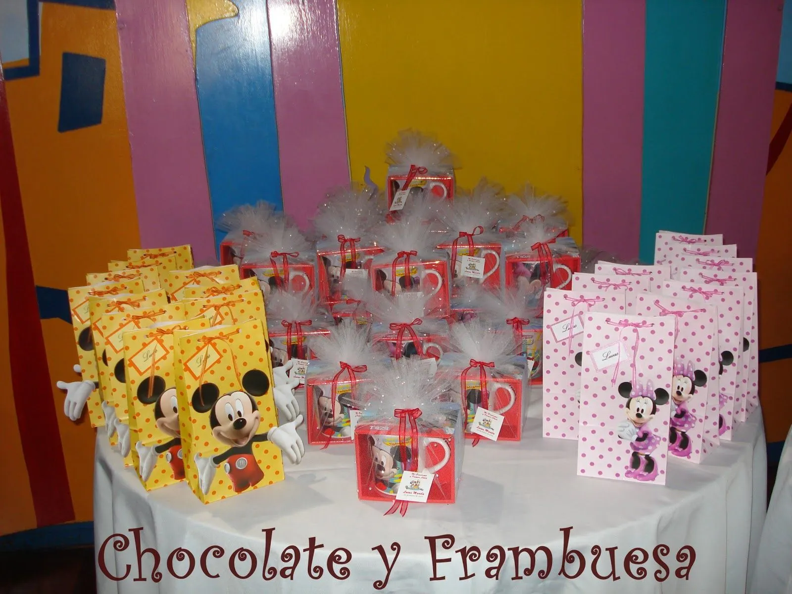Chocolate y Frambuesa: MESA DE GOLOSINAS DE MICKEY