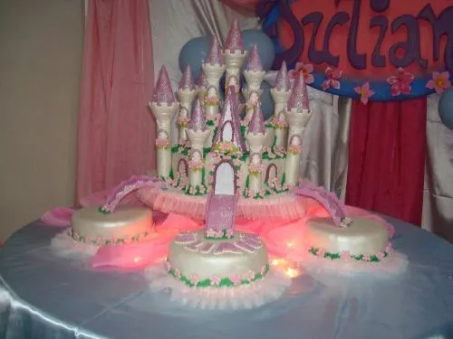Tortas de princesas Disney castillo - Imagui