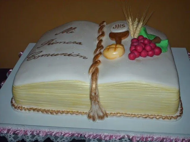 Torta de comunión en forma de libro - Imagui