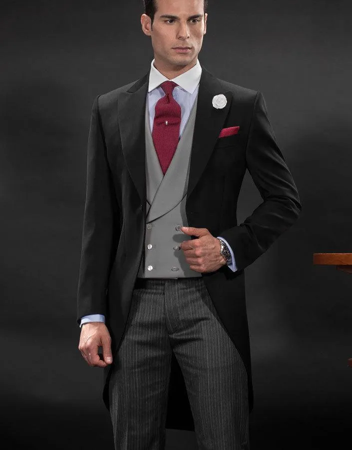 Traje ideal para la graduación de un hombre Traje ideal para la graduación de un hombre