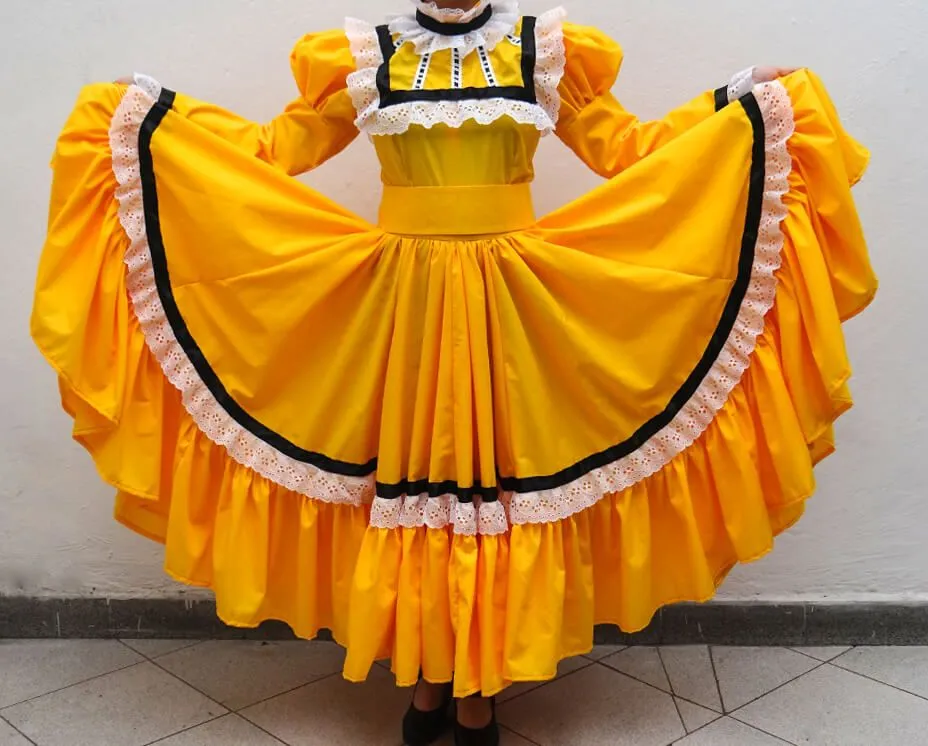 Traje típico de Coahuila - Vestimenta tradicional de Hombre y Mujer