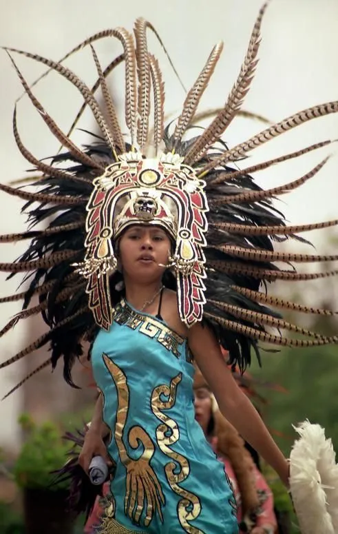 Trajes De Danzantes Aztecas | Trajes aztecas, concheros, trajes ...