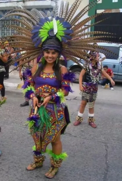 Trajes De Danzantes Aztecas | trajes para danza azteca y hueseras ...