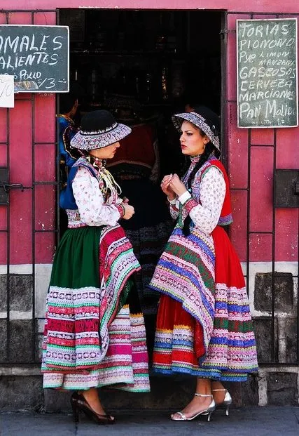 TRAJES TIPICOS DEL PERU Traditional Peruvian Dresses: Wititi y ...