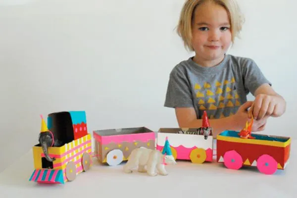 Elabora un tren con cajas de cartón - Paperblog