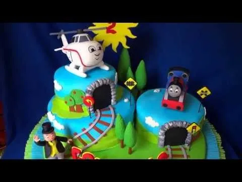 TREN THOMAS TRAIN CAKE - YouTube