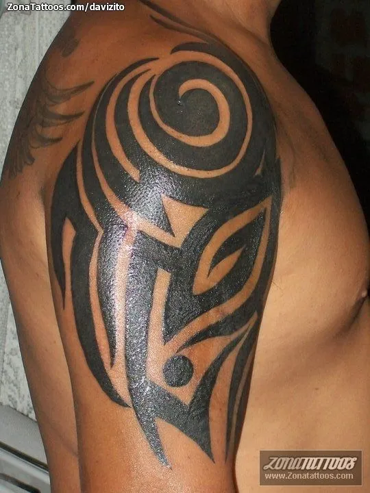 Tatuaje de davizito - Tribales Hombro