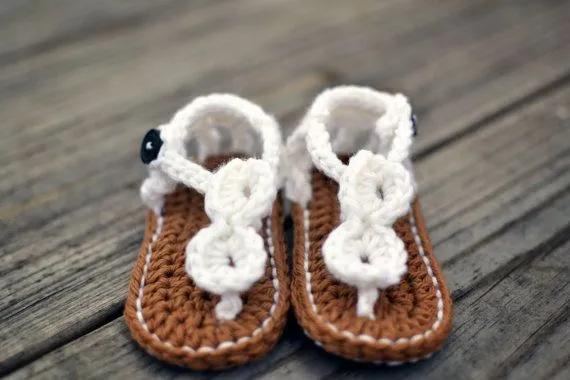 TRICO y CROCHET-madona-mía: Sandalias a crochet-modelos niñas