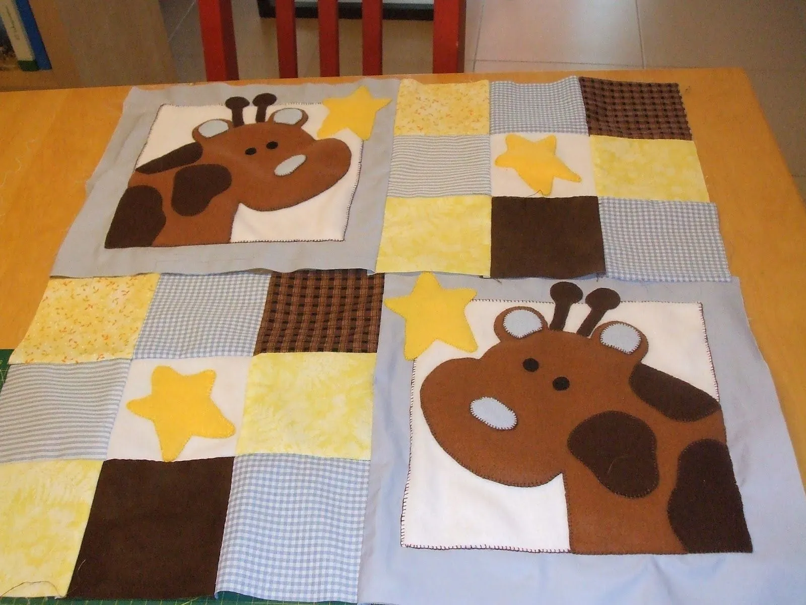 Trocitos de vida : Colcha patchwork infantil / Baby child quilt Trocitos de vida : Colcha patchwork infantil / Baby child quilt