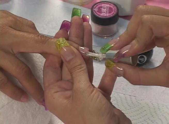 TRUCOS Y TIPS PARA PONERTE LAS UÑAS ESCULPIDAS ACRÍLICAS TRUCOS Y TIPS PARA PONERTE LAS UÑAS ESCULPIDAS ACRÍLICAS