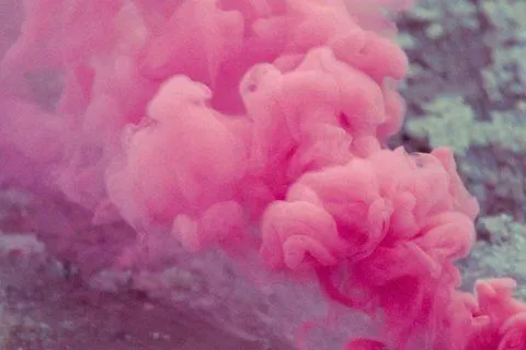Humo de color rosa tumblr - Imagui