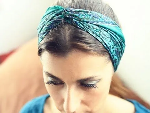 Cómo hacer un turbante con un pañuelo - YouTube